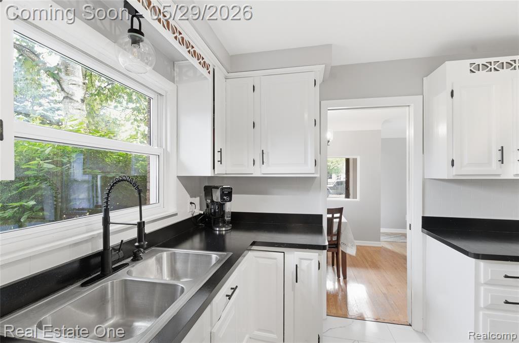 733 S Webik Avenue, Clawson, MI — Photo 28