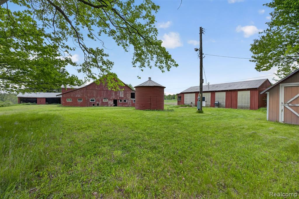 8103 Baldwin Road, Goodrich Vlg, MI — Photo 13