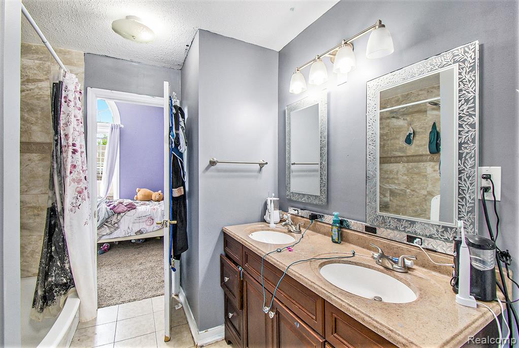 7471 Brewer Road, Flint, MI 48507 — Photo 27