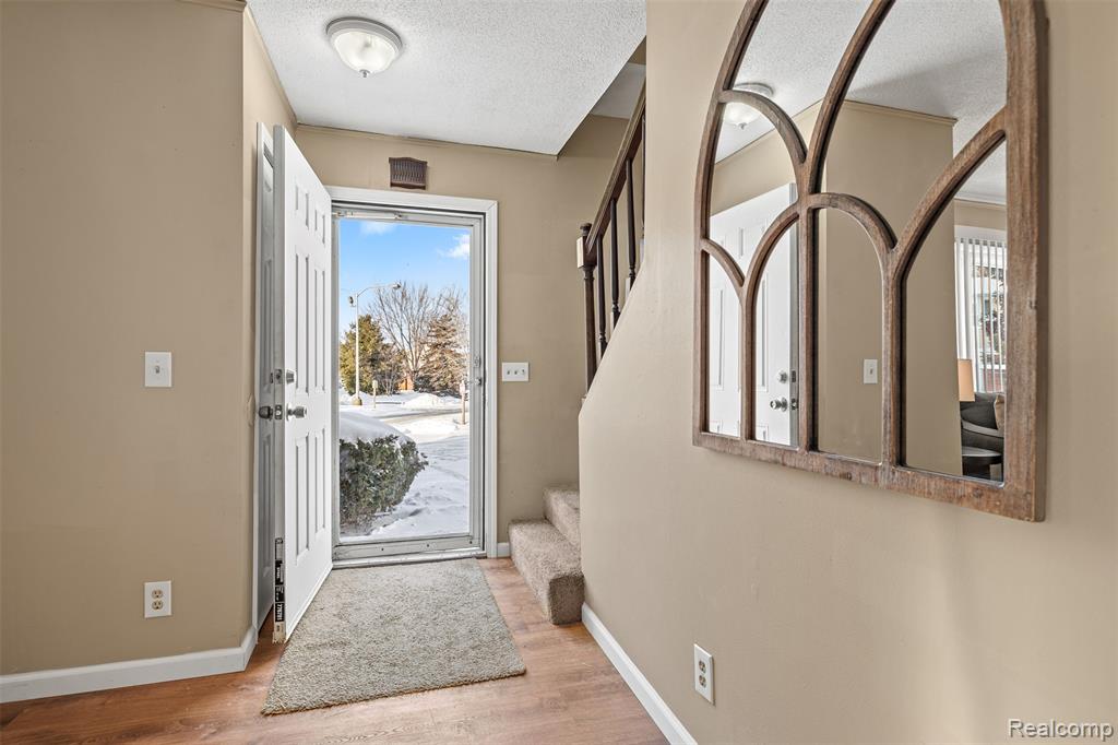 13339 Lake Point Boulevard, Belleville, MI 48111 — Photo 9