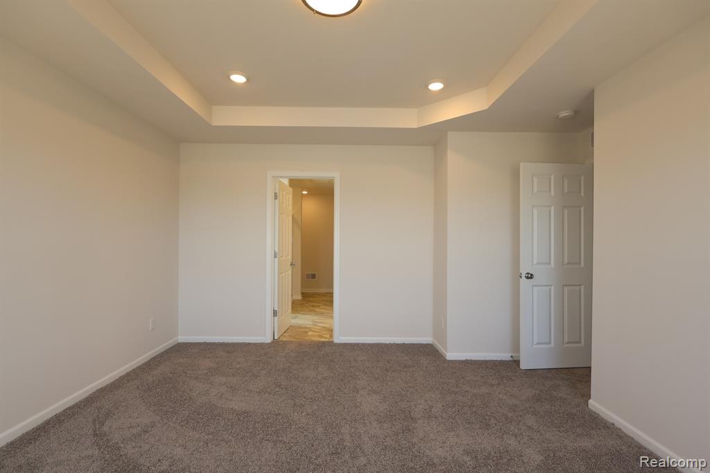 412 Hidden River W W, Holly, MI 48442 — Photo 15