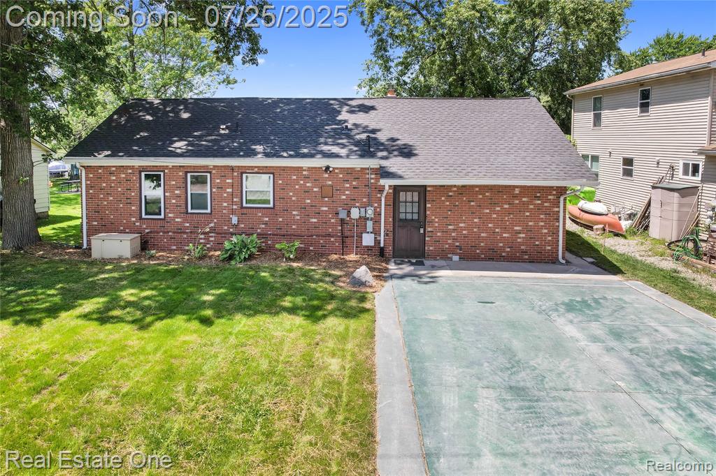 8802 Riverside Drive, Brighton, MI 48116 — Photo 36