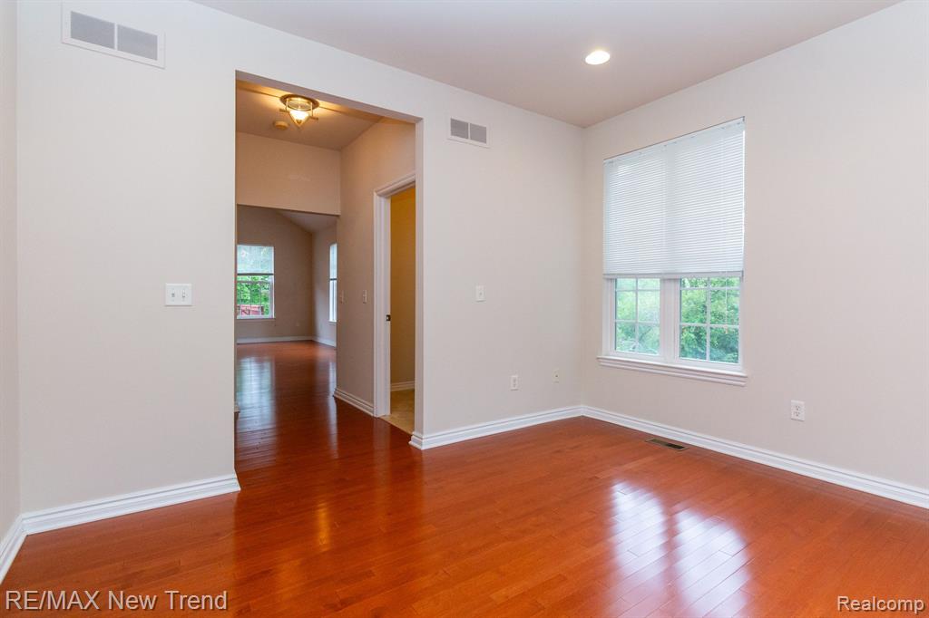 29319 DOUGLAS Drive, Novi, MI 48377 — Photo 15