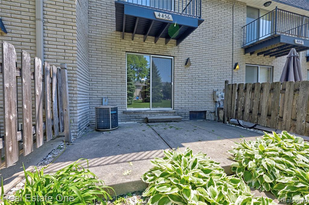 4456 15 Mile Road, Sterling Heights, MI 48310 — Photo 31