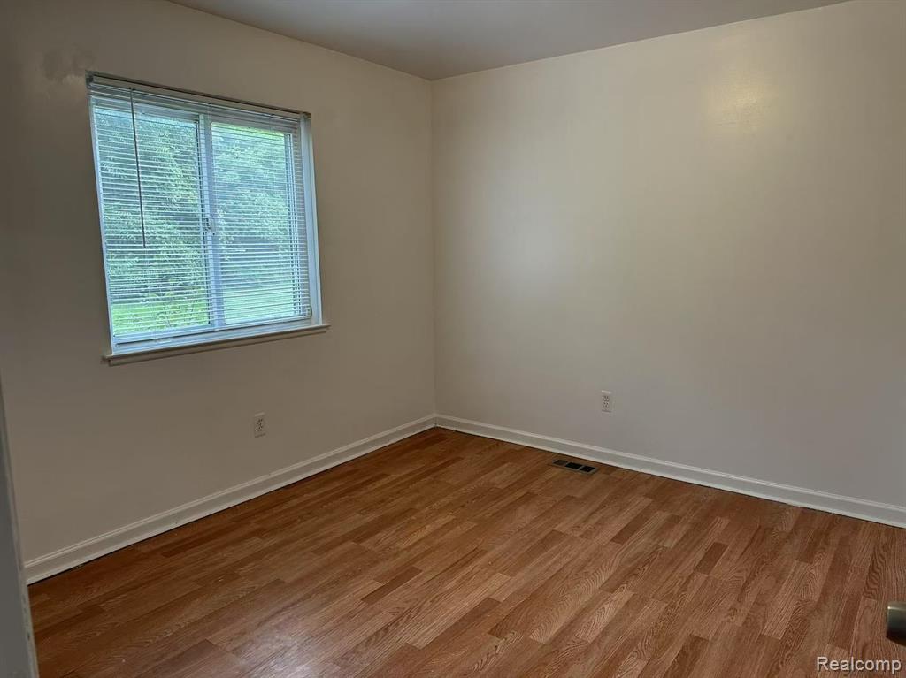 503 HIGHLAND Avenue, Pontiac, MI 48341 — Photo 3