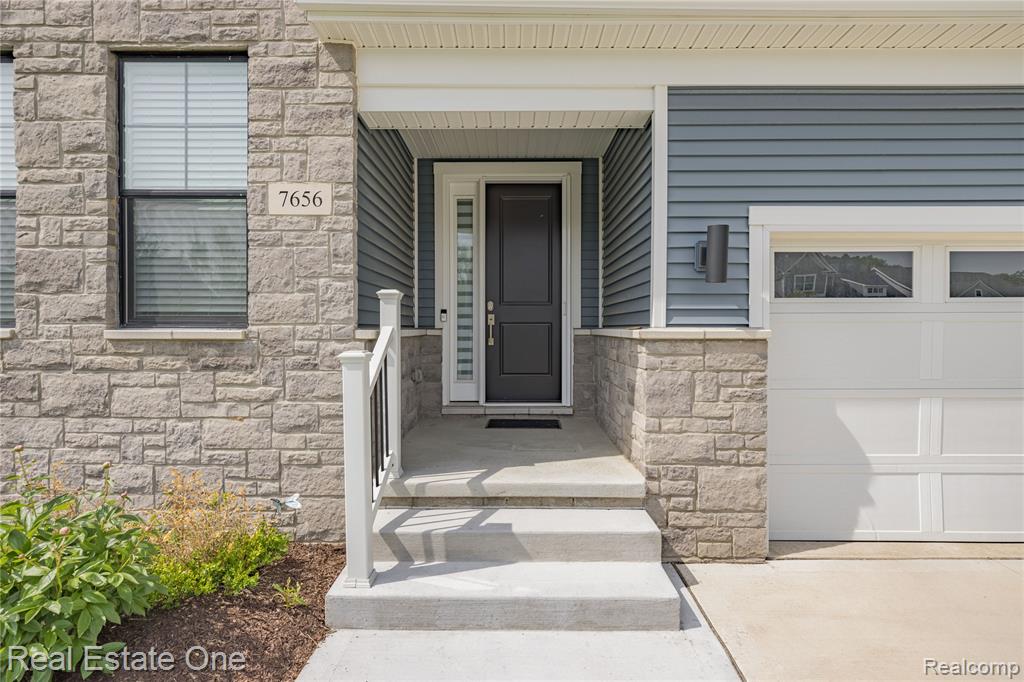 7656 Dunlap Court, West Bloomfield, MI — Photo 40