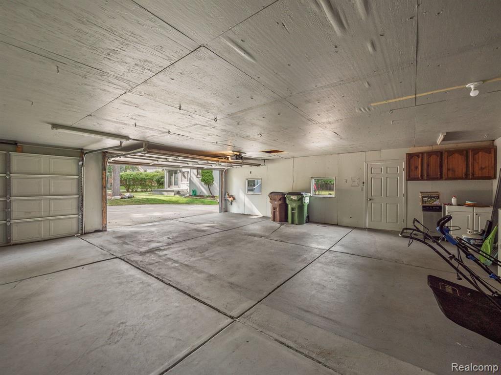 48070 SHELBY Road, Shelby Twp, MI 48317 — Photo 23