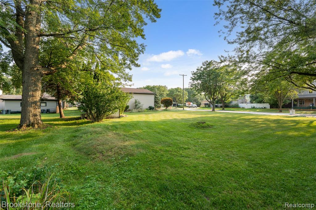 5315 Plymouth Street, Sterling Heights, MI 48310 — Photo 36