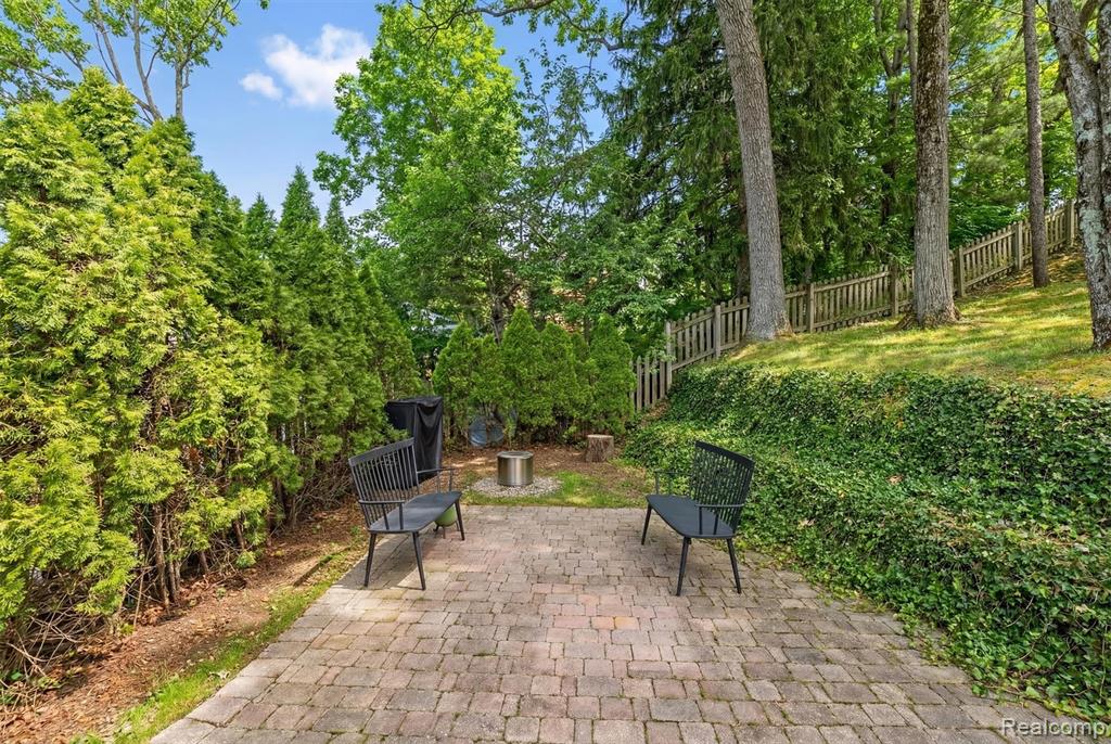 5067 Van Ness Drive, Bloomfield Hills, MI 48302 — Photo 34