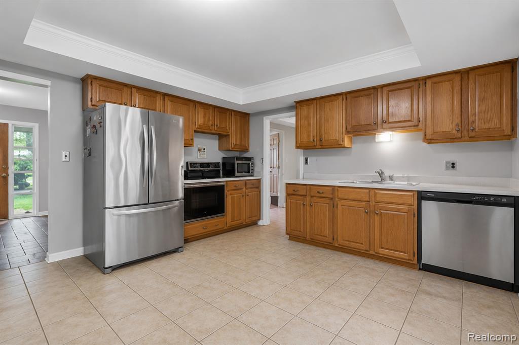 32229 Cambridge Drive, Warren, MI 48093 — Photo 14