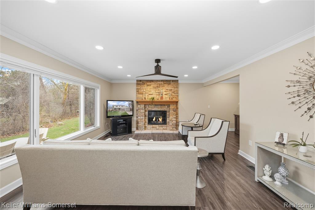 447 Antoinette Drive, Rochester Hills, MI 48309 — Photo 31