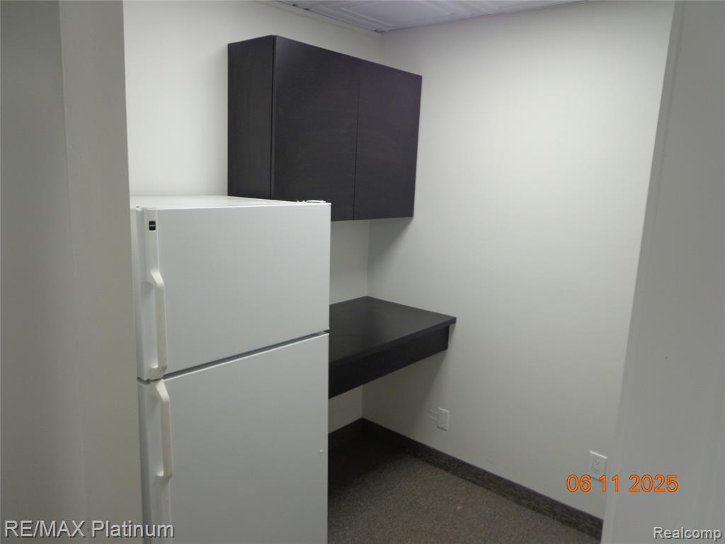 3554 Avon Street, Hartland, MI 48353 — Photo 8