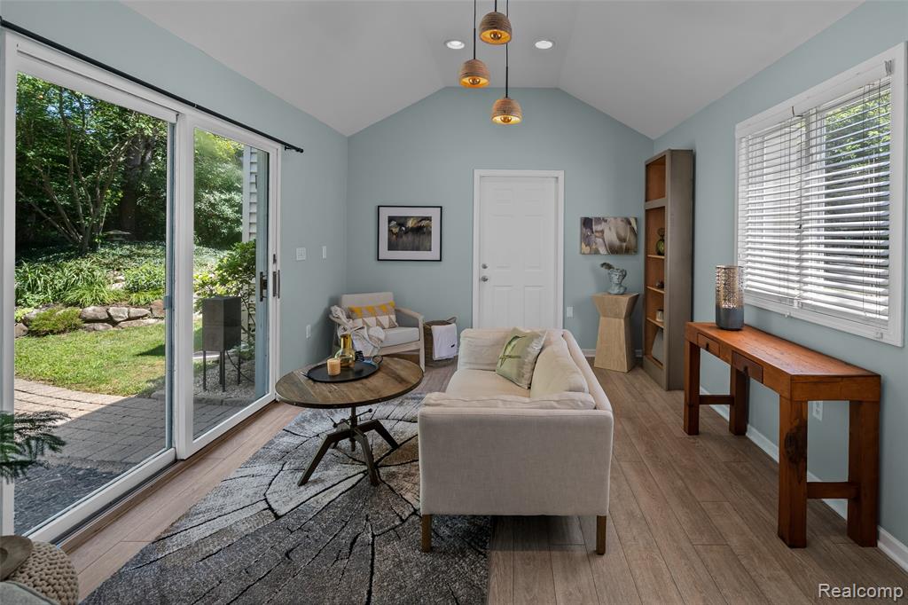 4379 Cedar Avenue, West Bloomfield, MI 48323 — Photo 9