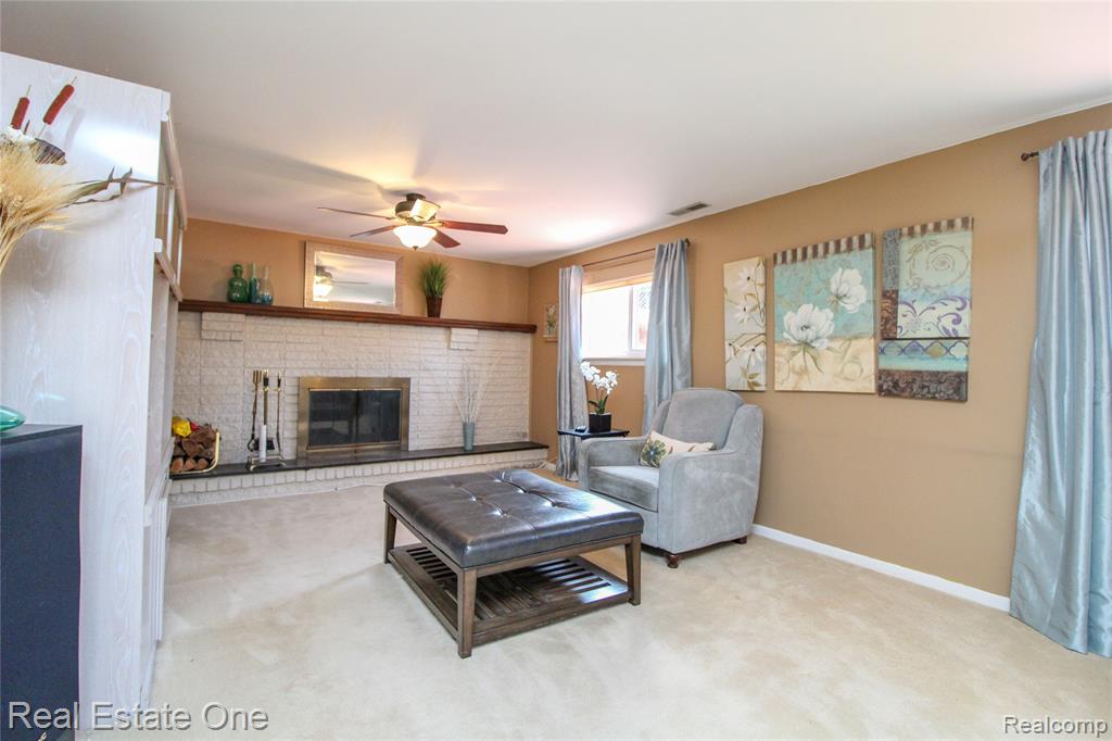 6942 Leslee Crest Drive, West Bloomfield, MI — Photo 15