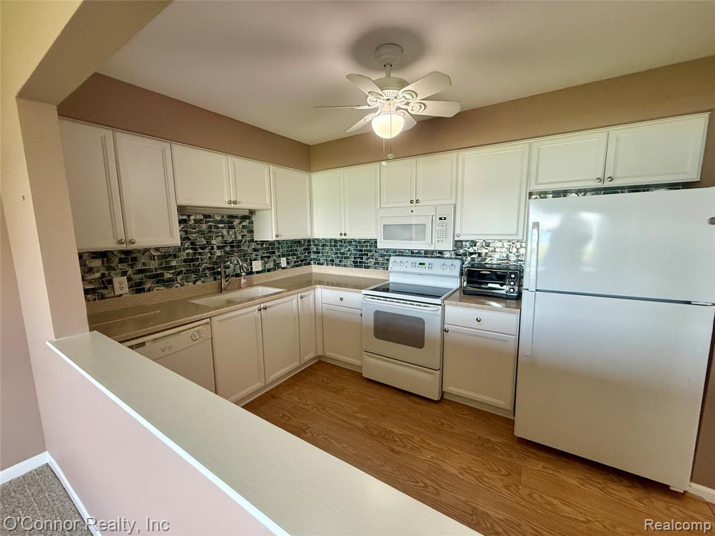 1660 River Road, 19, Marysville, MI 48040 — Photo 5