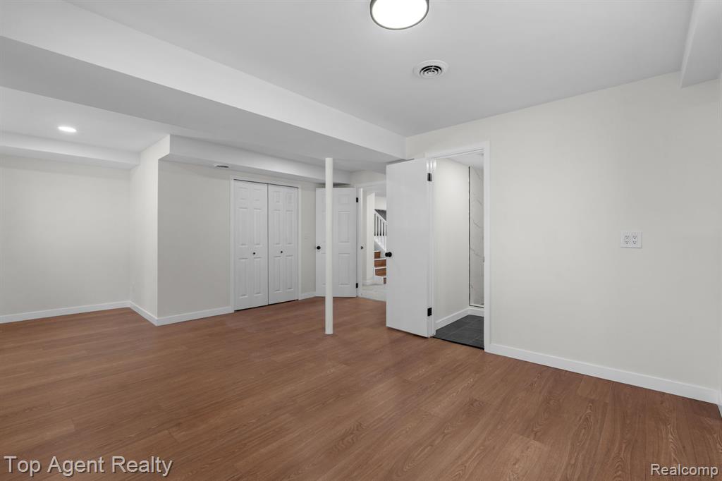 23701 Marlow Street, Oak Park, MI 48237 — Photo 20