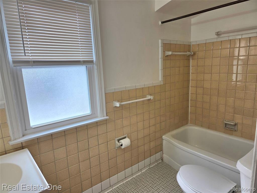 8042 Hartwell Street, Detroit, MI 48228 — Photo 32