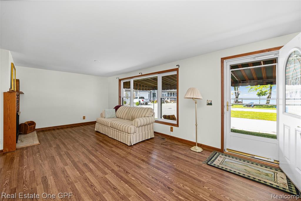 5871 Manor Drive, Fort Gratiot, MI 48059 — Photo 7