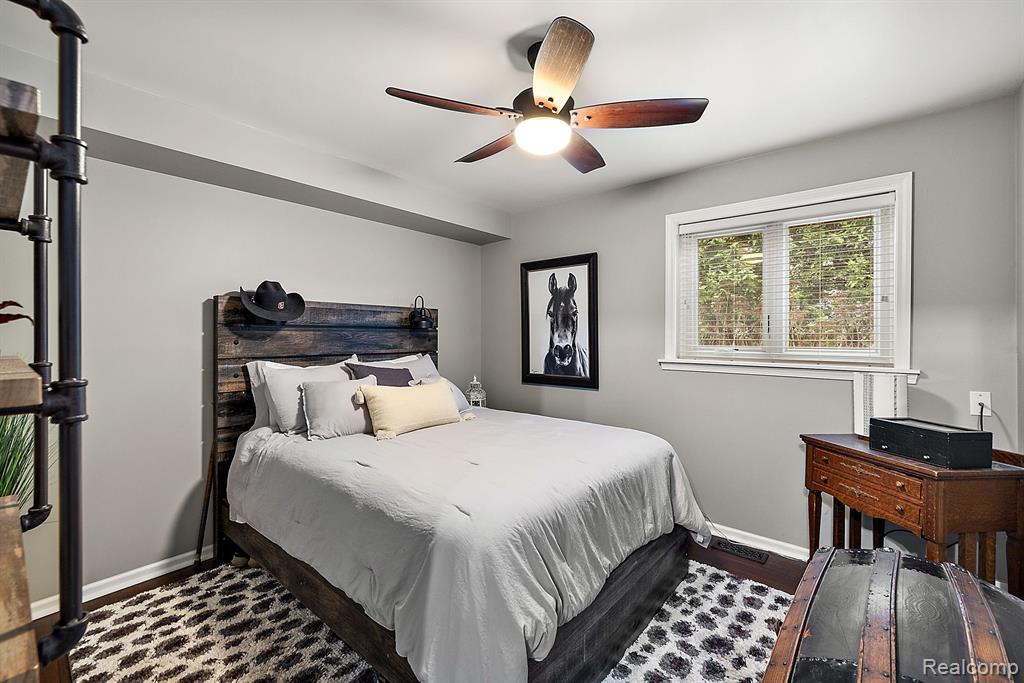 555 Kendry, Bloomfield Hills, MI 48302 — Photo 36