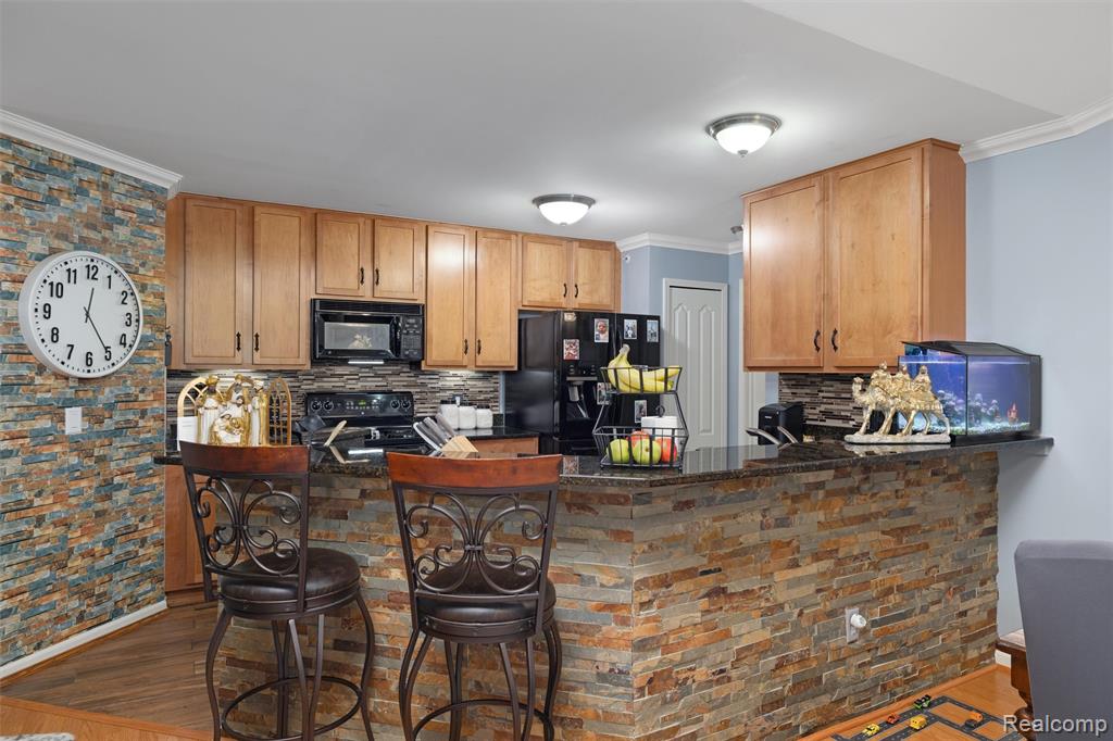 340 N Wixom Road, Wixom, MI 48393 — Photo 9