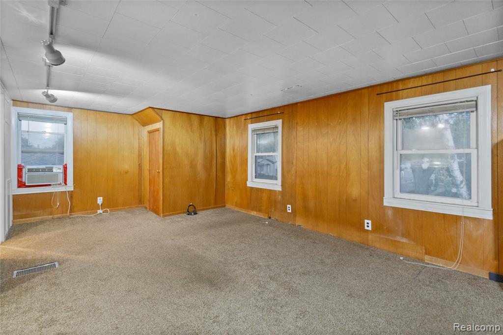 4168 Kingston Street, Dearborn Heights, MI 48125 — Photo 13
