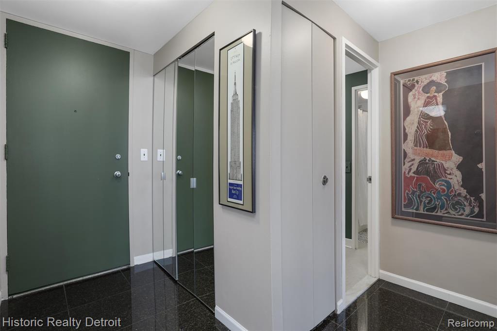 1300 E Lafayette Street, 2211, Detroit, MI 48207 — Photo 5