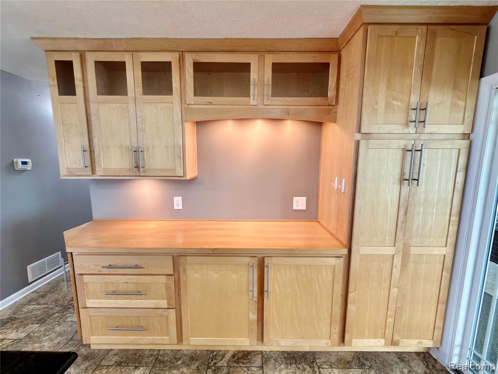 5934 Montebello Avenue, Haslett, MI 48840 — Photo 11