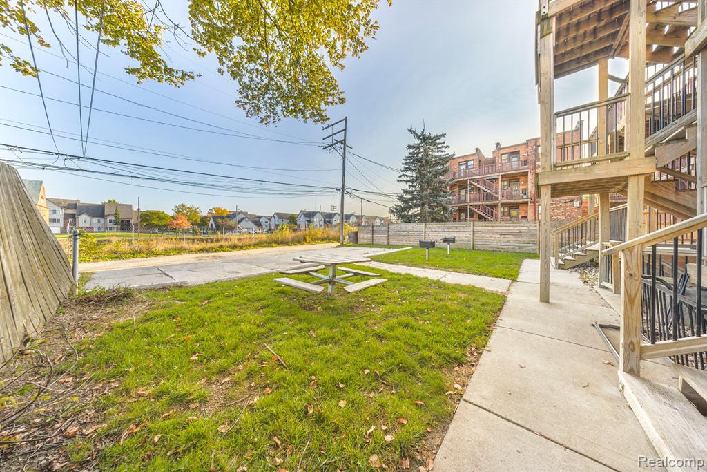 524 E Kirby Street, Detroit, MI 48202 — Photo 20