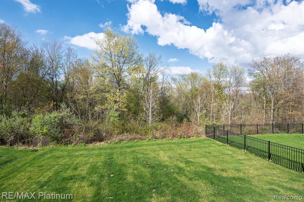1402 SECRETARIAT Way, Howell, MI 48843 — Photo 35