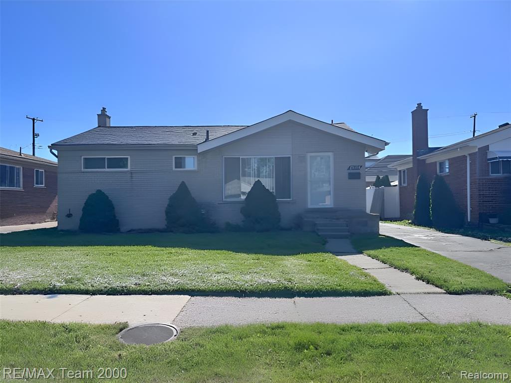 25154 Huron Street, Roseville, MI 48066