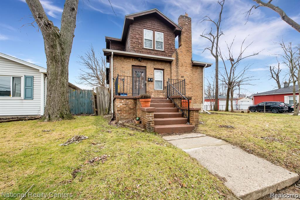 39 E Brockton Avenue, Madison Heights, MI 48071 — front exterior