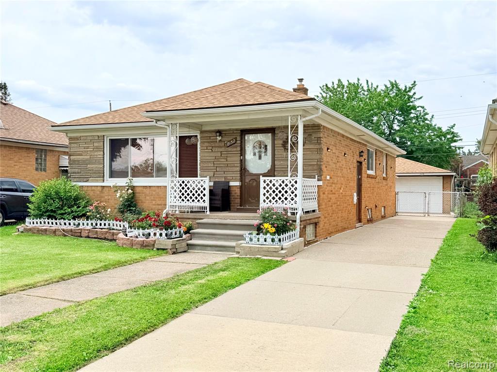 8152 Potomac, Center Line, MI 48015 — front exterior
