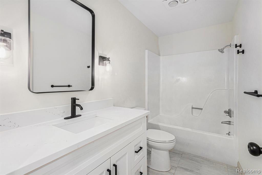 1207 Sugarbush Drive, Lapeer, MI 48446 — Photo 16