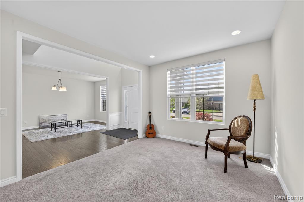 2942 Montgomery Circle, Walled Lake, MI 48390 — Photo 14