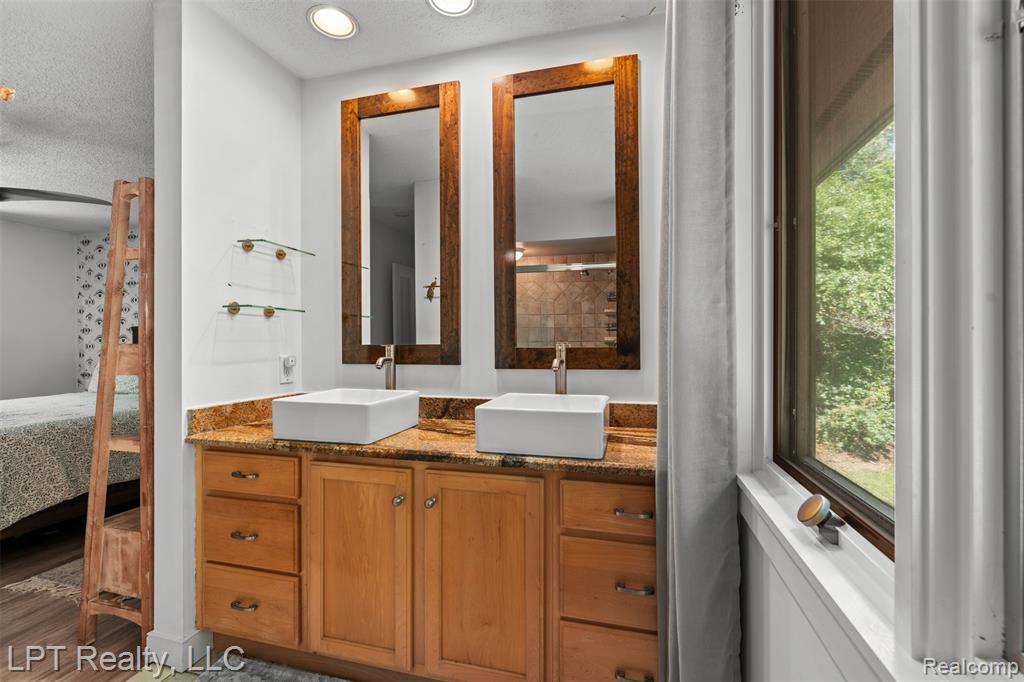 5075 Canyon Oaks Drive, Brighton, MI 48114 — Photo 21