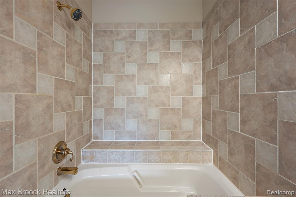30995 Blueridge Drive, Novi, MI 48377 — Photo 19
