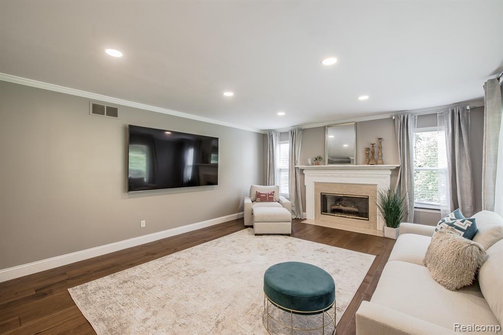 8640 Newport Drive, White Lake, MI — Photo 27
