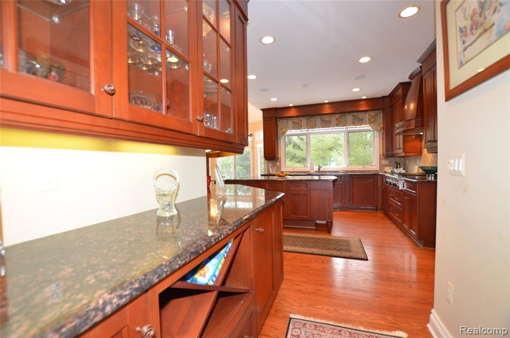 2551 Ginger Court, Bloomfield Hills, MI 48304 — Photo 6