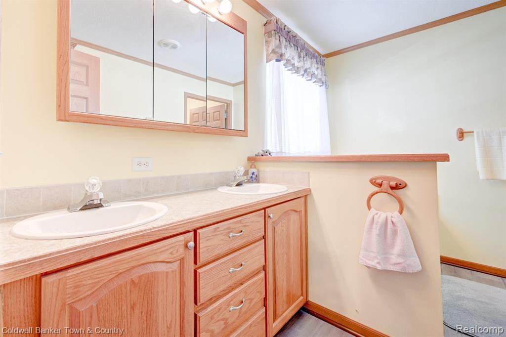 11108 Wood Run Circle, South Lyon, MI 48178 — Photo 21