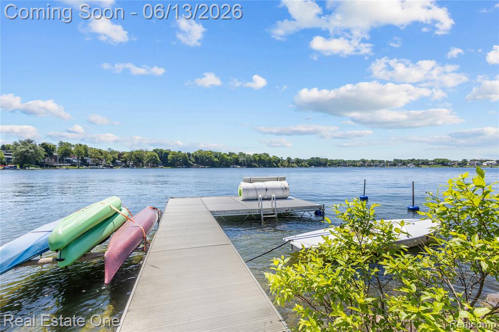 2428 Pine Lake Road, West Bloomfield, MI 48324 — Photo 10