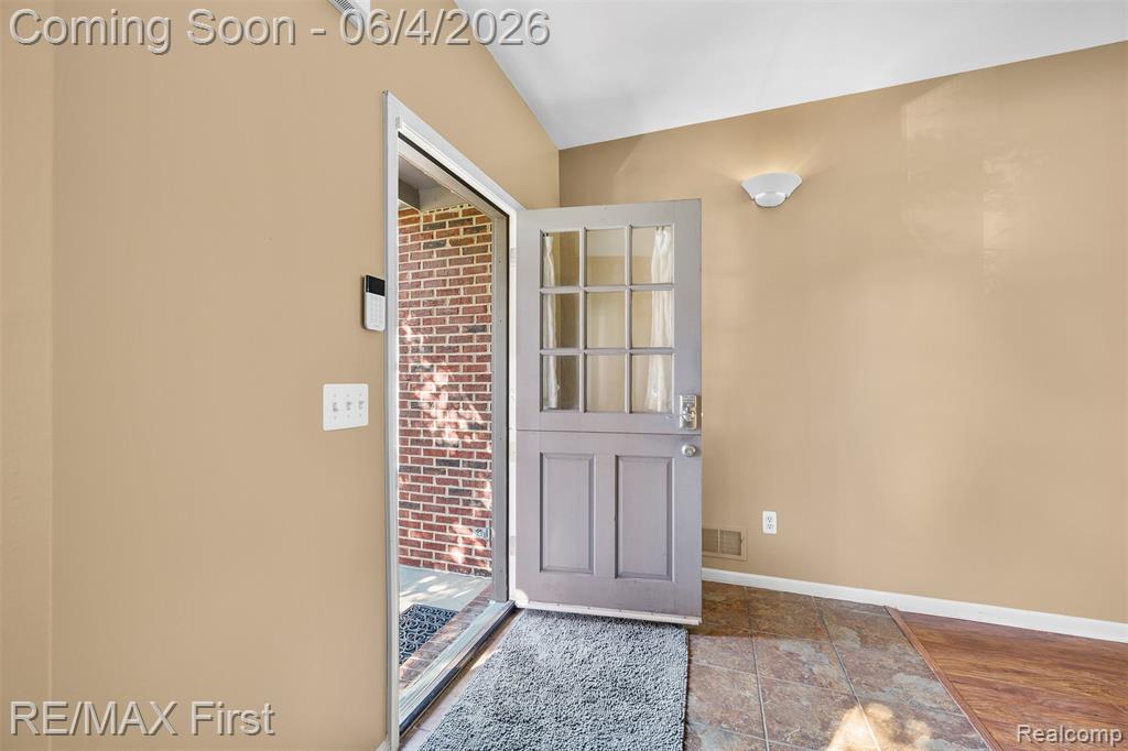 8559 Barrington Drive, Ypsilanti, MI 48198 — Photo 6