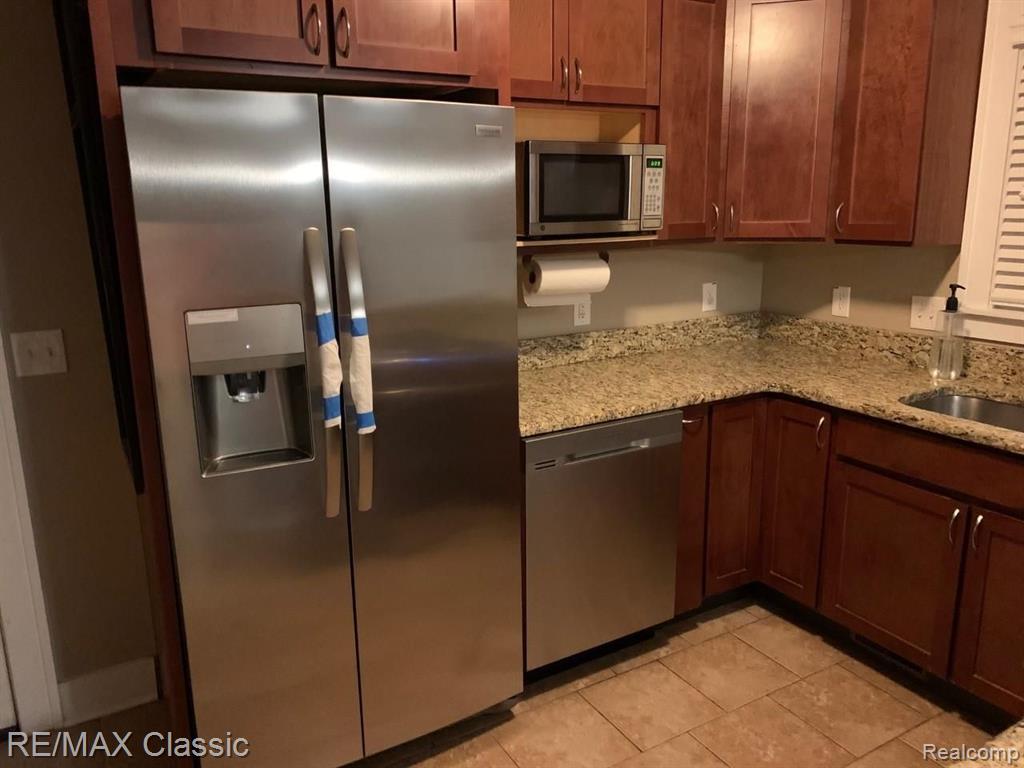 617 E 3RD Street, Royal Oak, MI 48067 — Photo 11