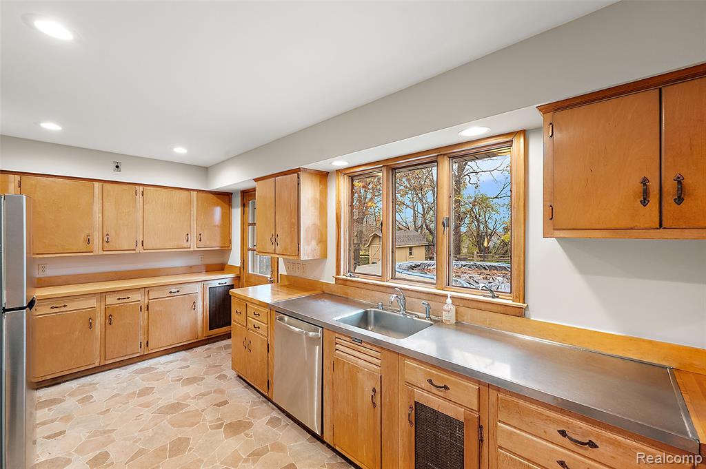 6400 N Rochester Road, Rochester Hills, MI 48306 — Photo 42
