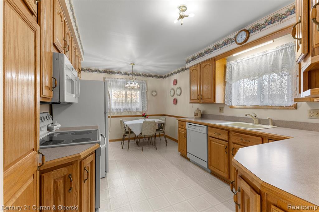 8262 Vine Avenue, Allen Park, MI 48101 — Photo 18