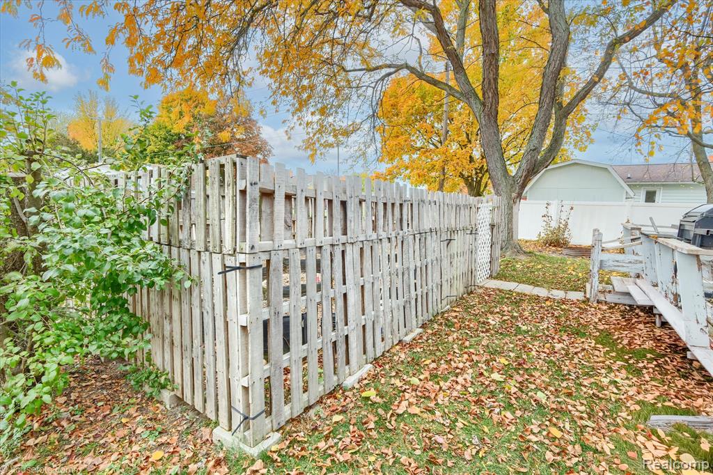 7036 Clabuesch Street, Pigeon Vlg, MI — Photo 33