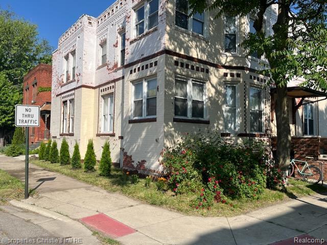 4207 4th Street