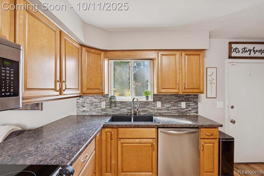 6457 Bristol Road, Swartz Creek, MI 48473 — Photo 22
