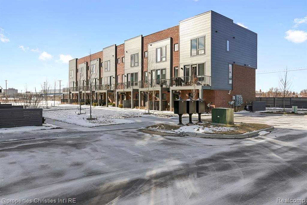 1507 W Fisher - Photo 2