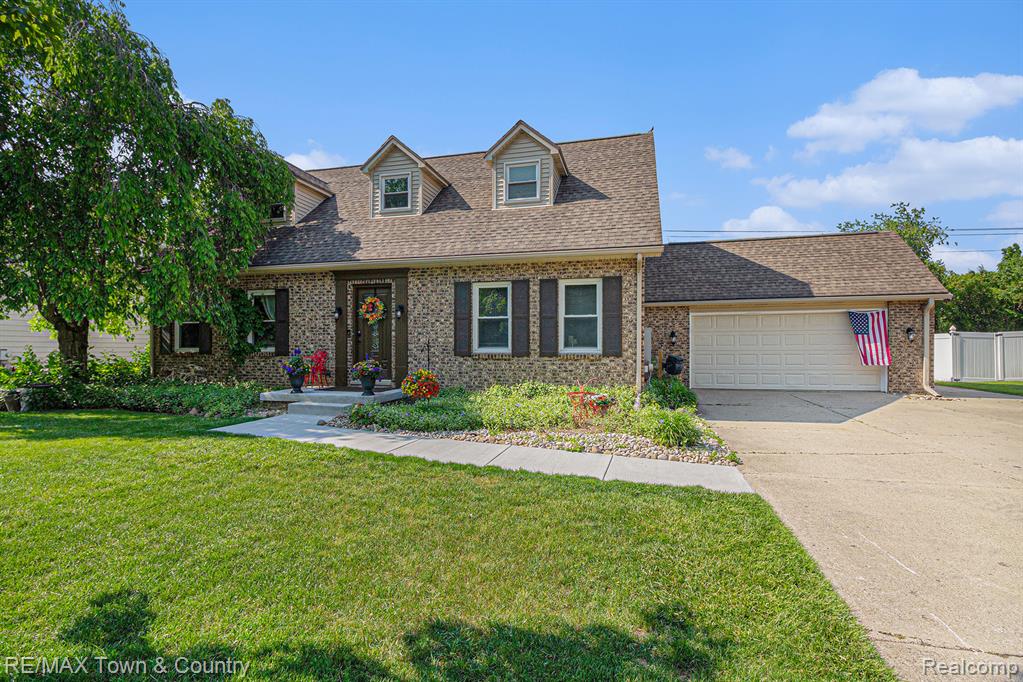 813 Birchwood Drive, Flushing, MI 48433 — Photo 5