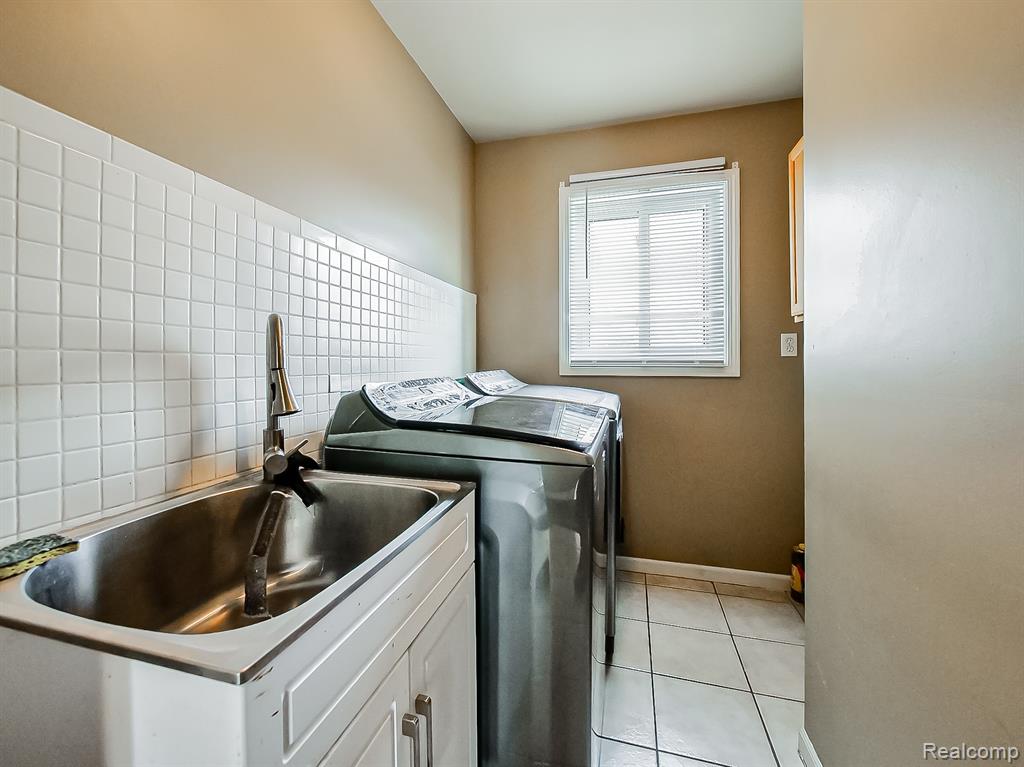 48199 Lafayette Drive, Macomb, MI 48044 — Photo 18